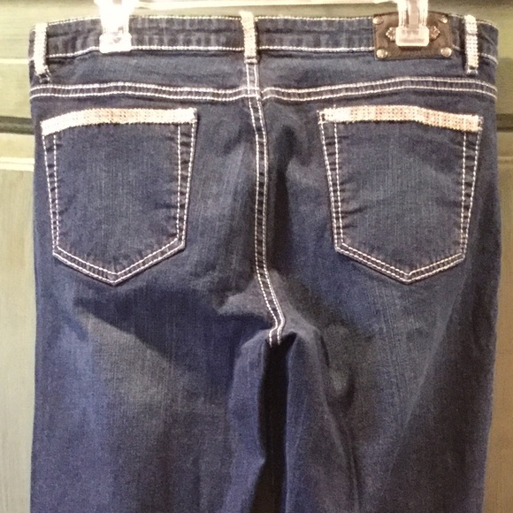 Jeans - Picture 2 of 3